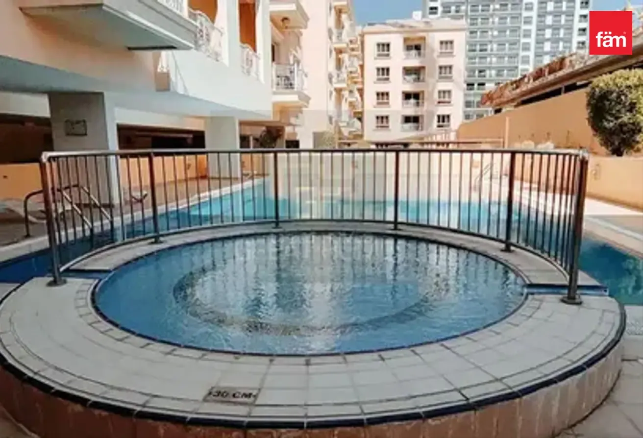 Well Maintained | Lowest Price | Chiller Free