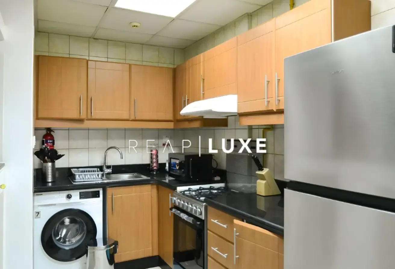 Fully Furnished l Spacious Unit l Community View