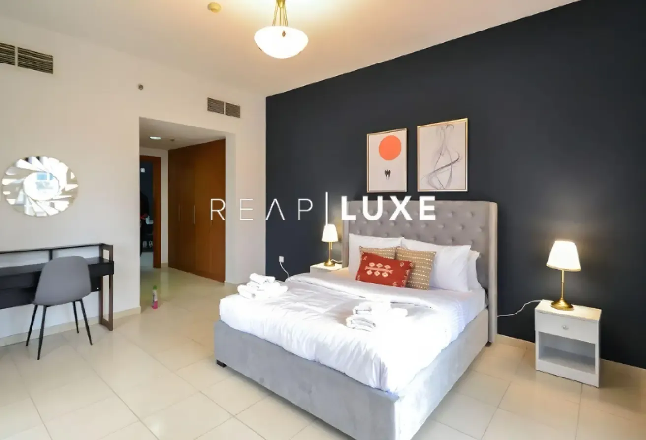 Fully Furnished l Spacious Unit l Community View