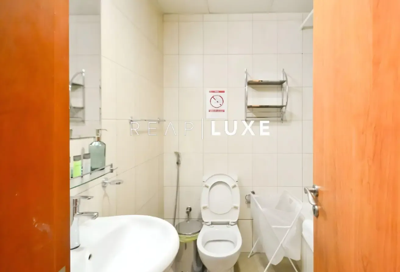 Fully Furnished l Spacious Unit l Community View