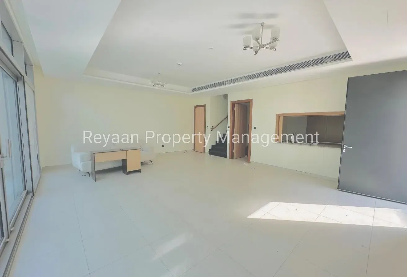 5 BR Villa with Private Pool And 2 Months Free