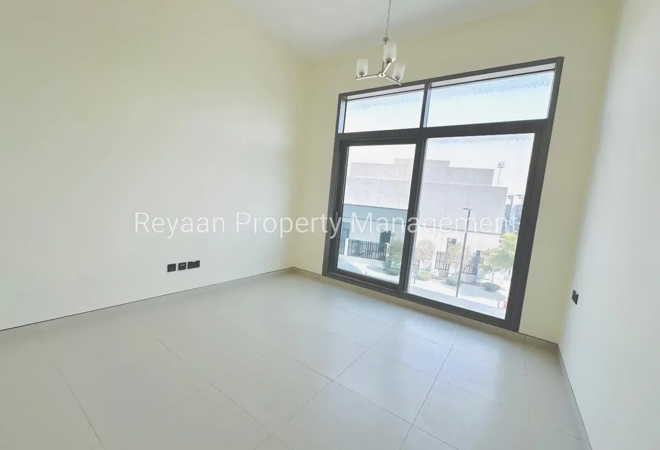 5 BR Villa with Private Pool And 2 Months Free