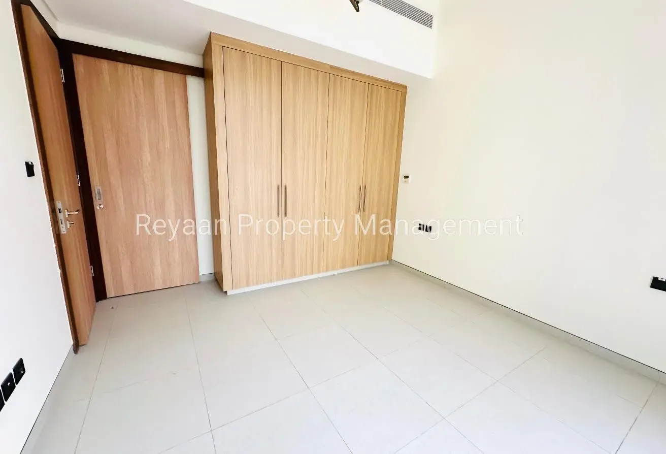 5 BR Villa with Private Pool And 2 Months Free