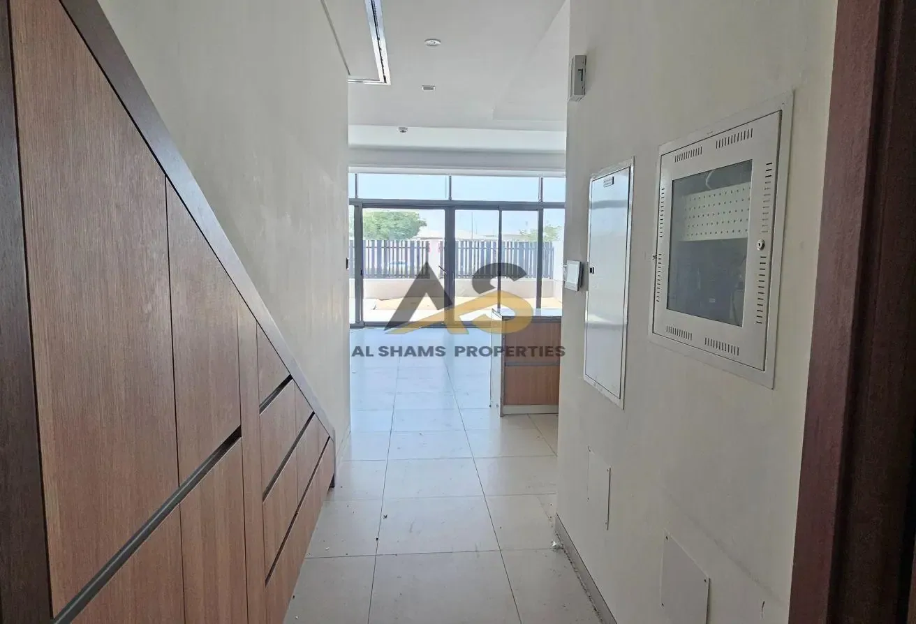 Ready to Move - Nice Offer - Calm & Accessible