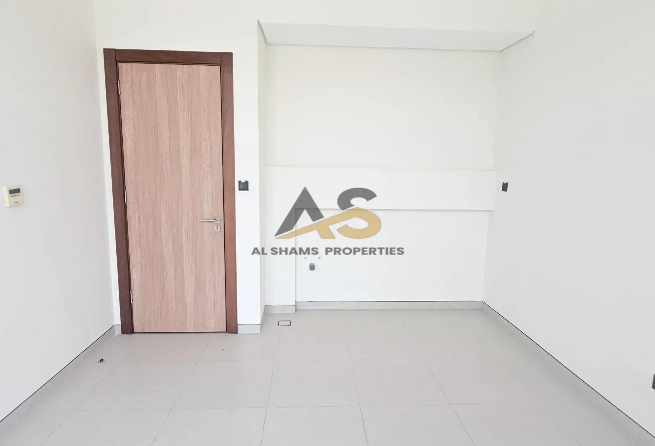 Spacious & Ready - Nice Area - Accessible & Calm
