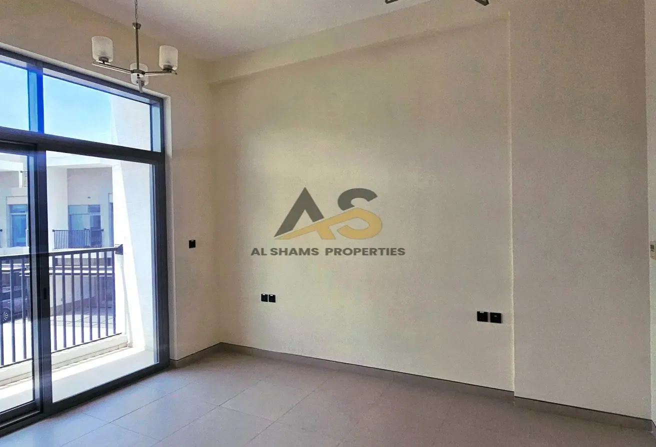 Spacious & Ready - Nice Area - Accessible & Calm