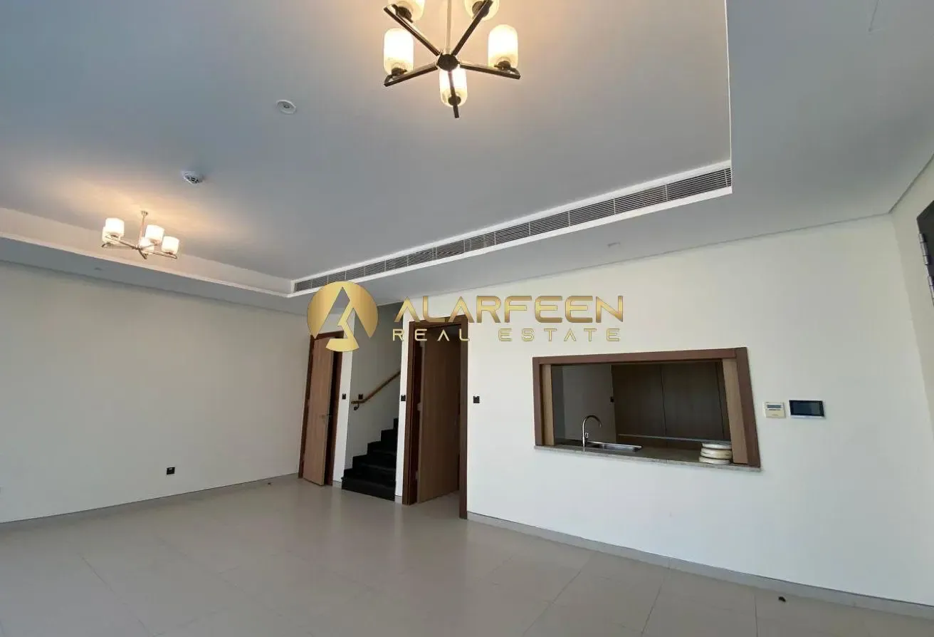 Luxury Villa With Swimming Pool | Prime Location