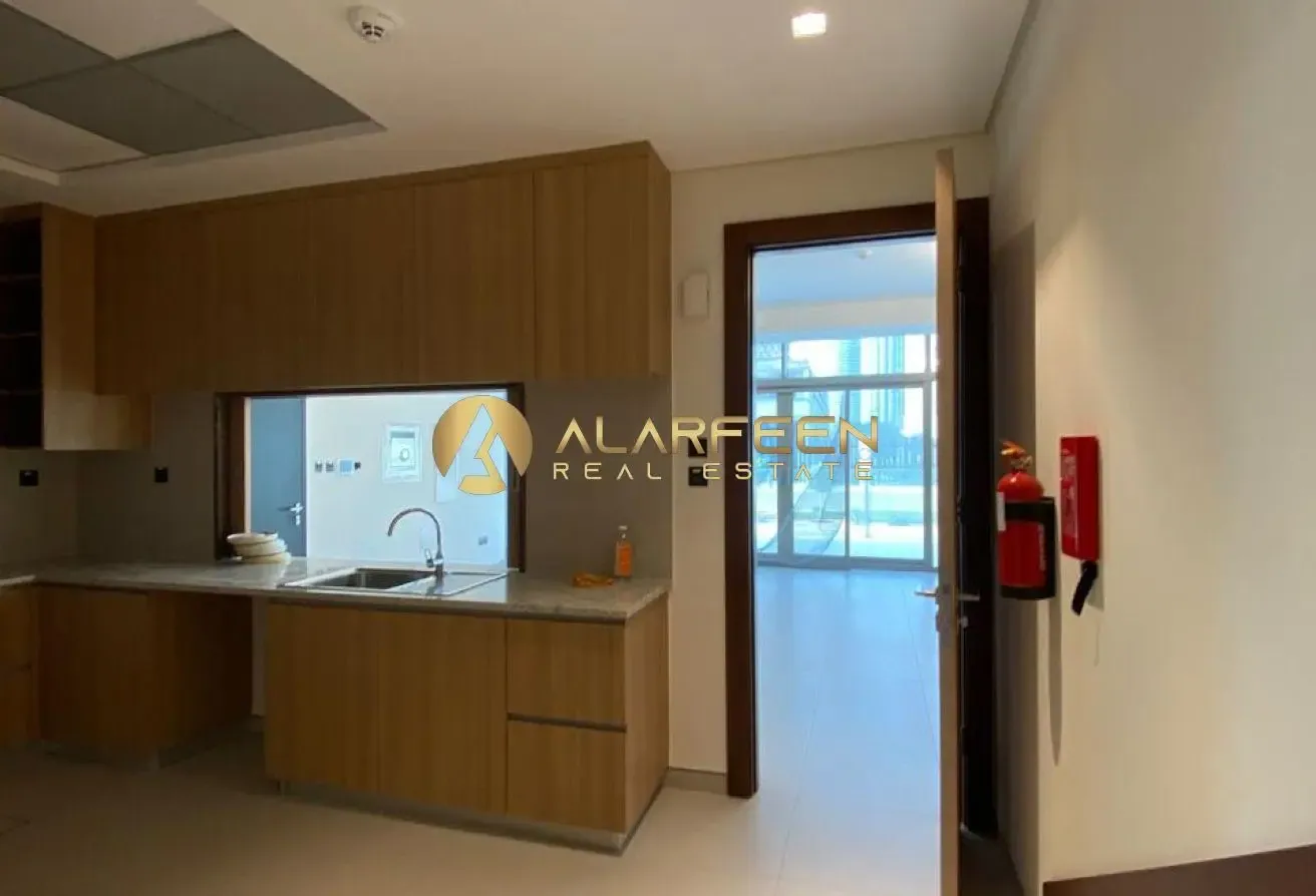 Luxury Villa With Swimming Pool | Prime Location