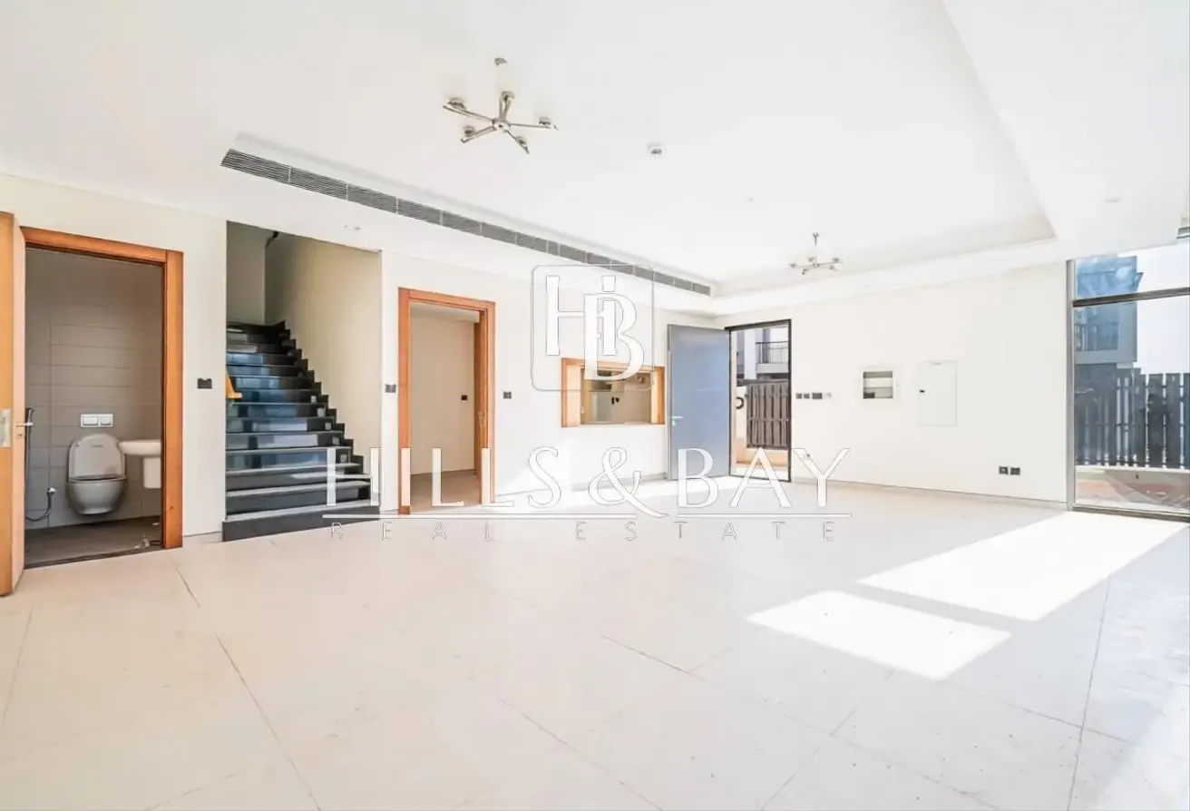 New | Family Living | Corner Villa | Private Pool
