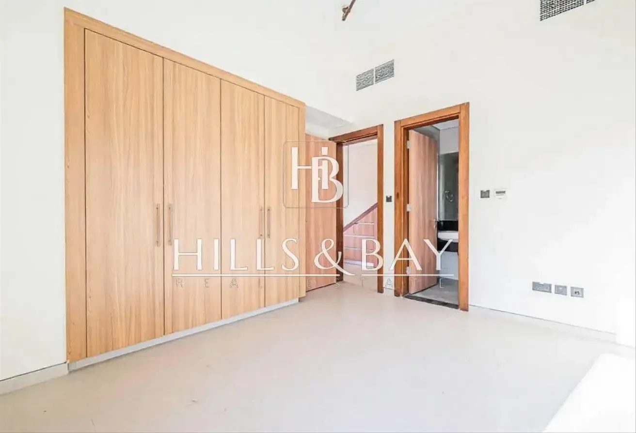 New | Family Living | Corner Villa | Private Pool