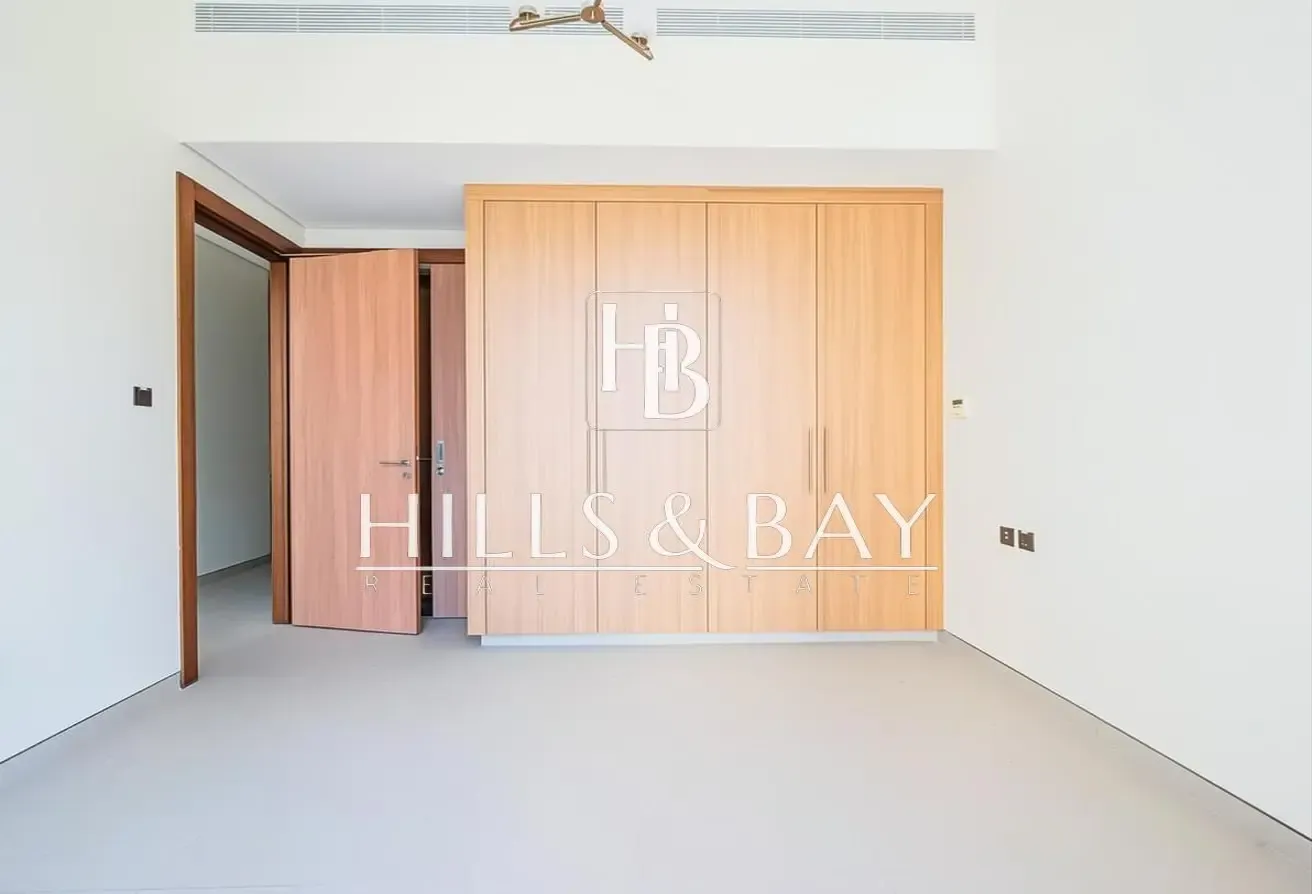 New | Family Living | Corner Villa | Private Pool