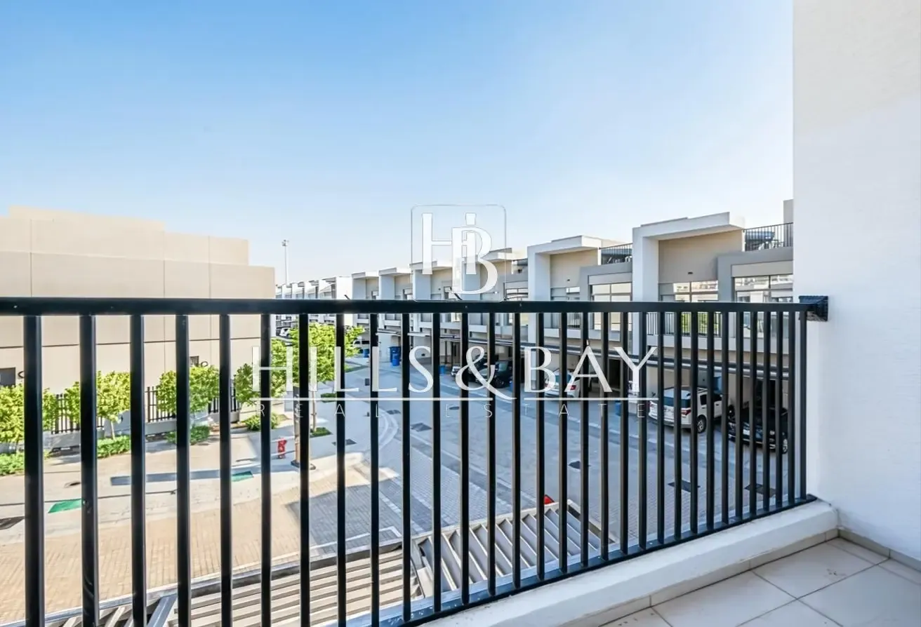 New | Family Living | Corner Villa | Private Pool