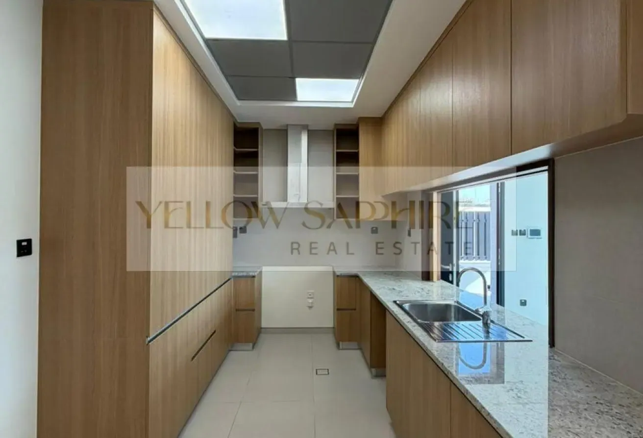 5 BR Villa| 1 MTH RENT FREE | Equipped Kitchen