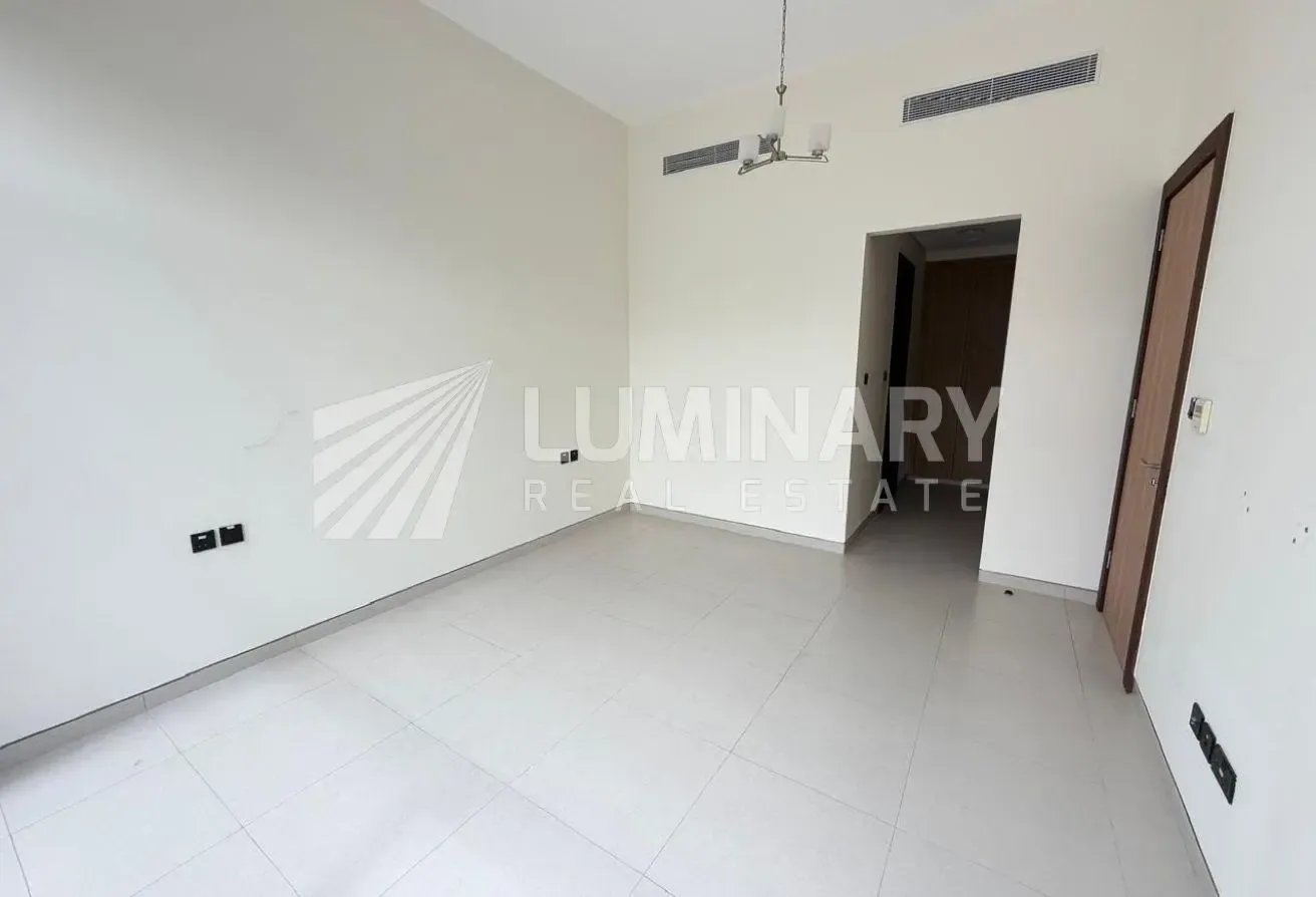 Modren villa with maid room easy access 311