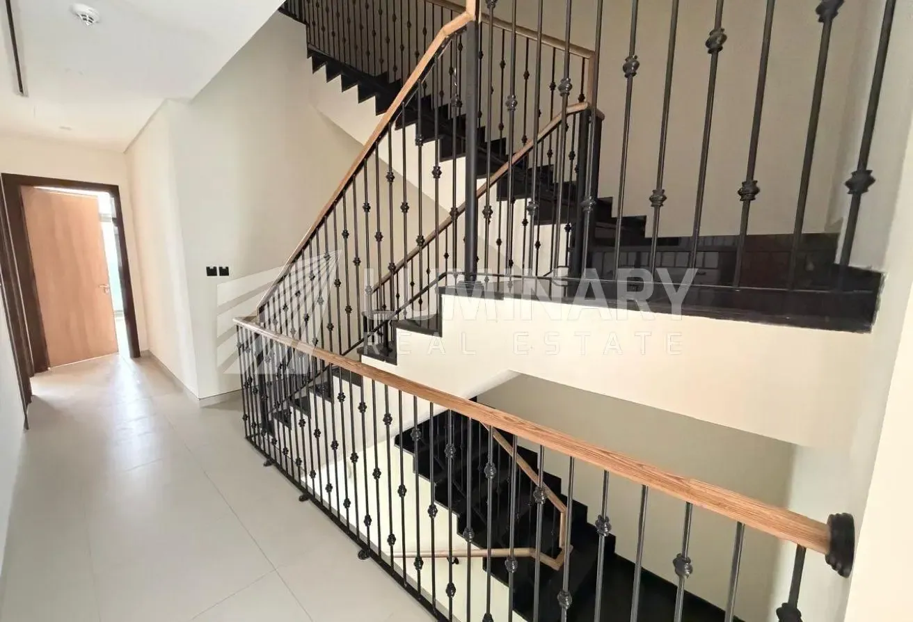 Modren villa with maid room easy access 311