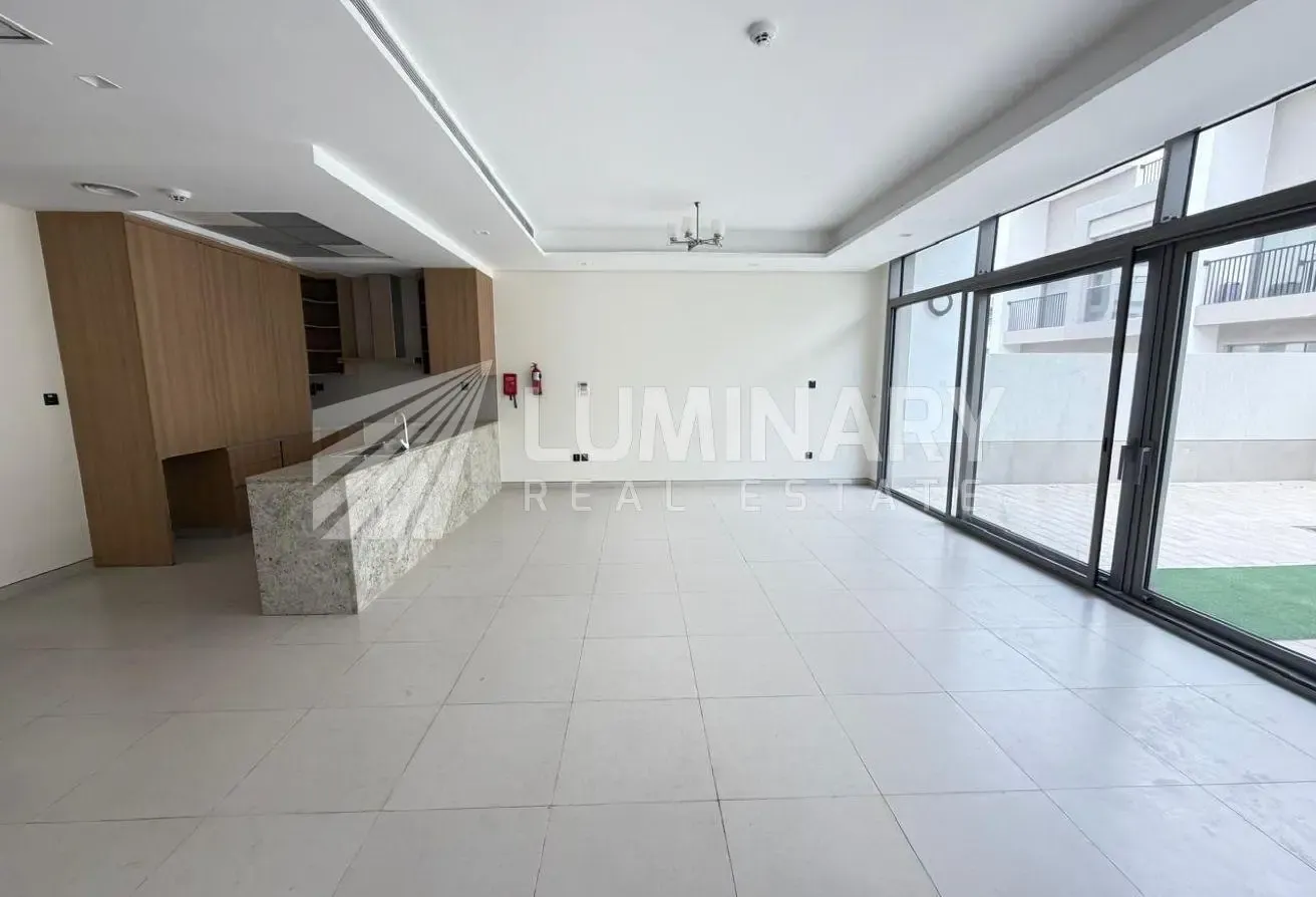 Modren villa with maid room easy access 311