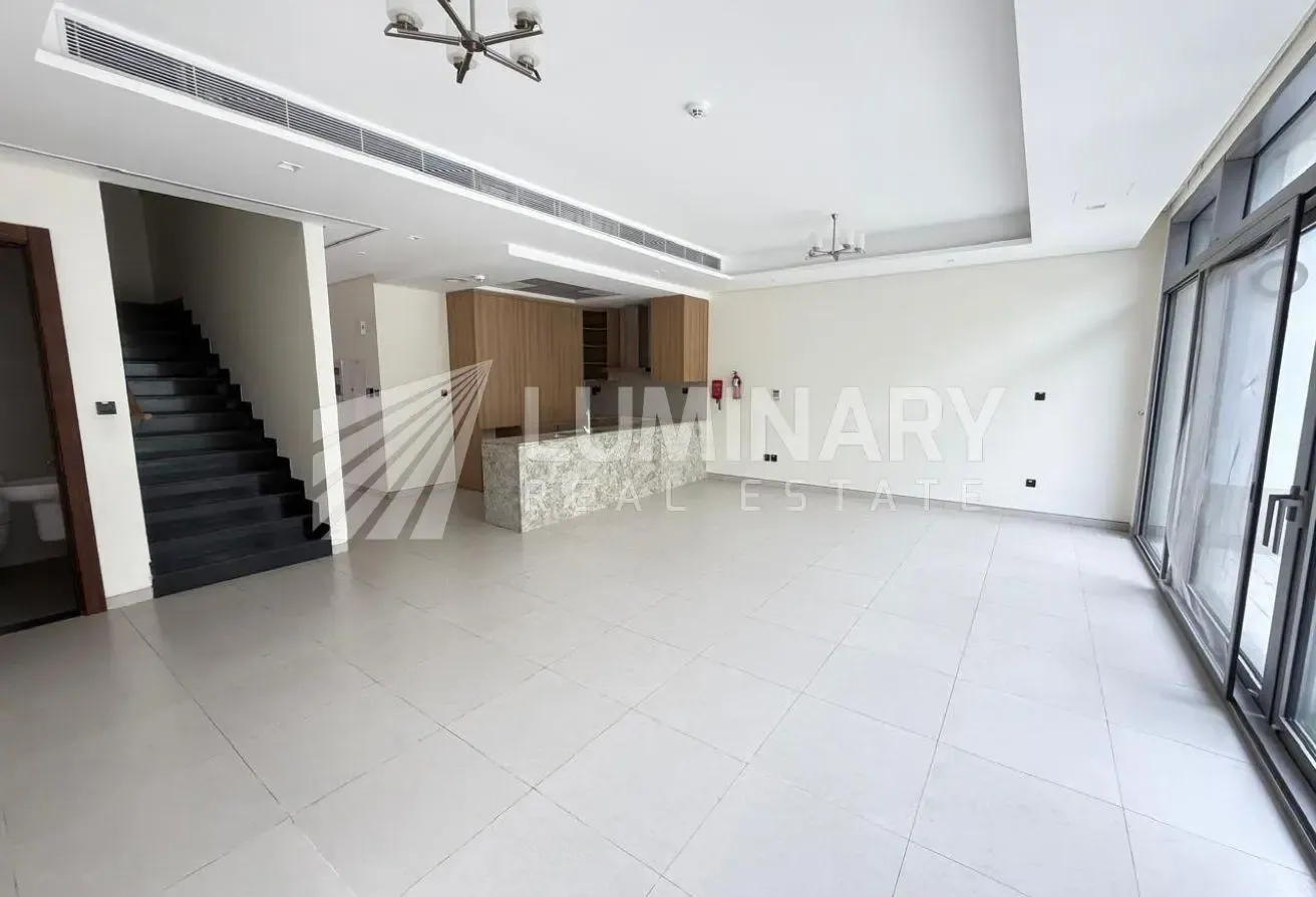 Modren villa with maid room easy access 311