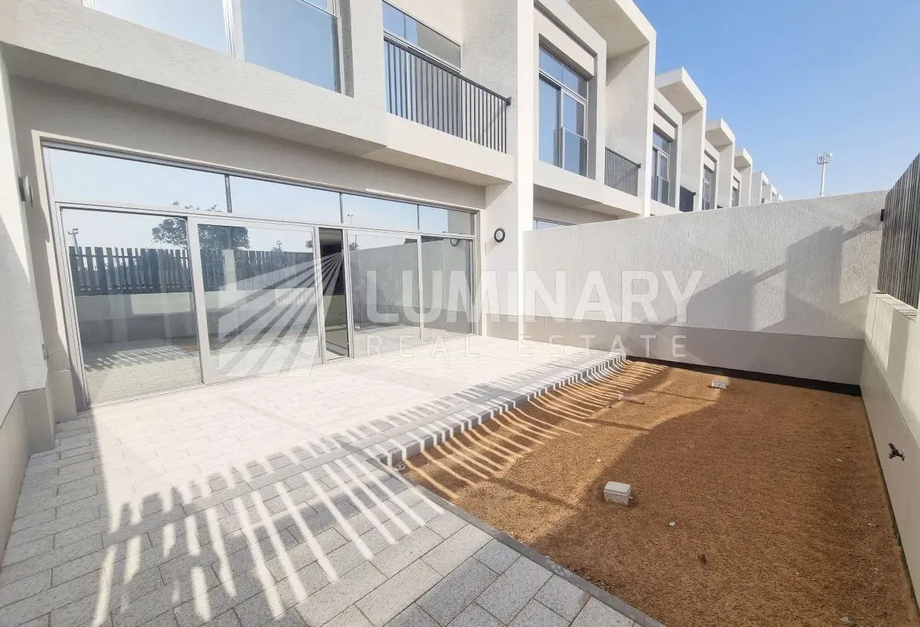 Brand new community villa with maid room all ameni