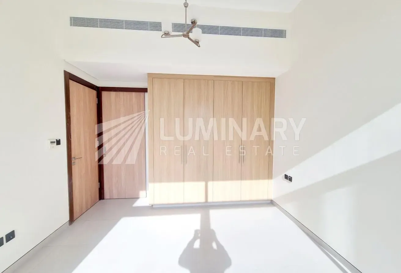 Brand new community villa with maid room all ameni