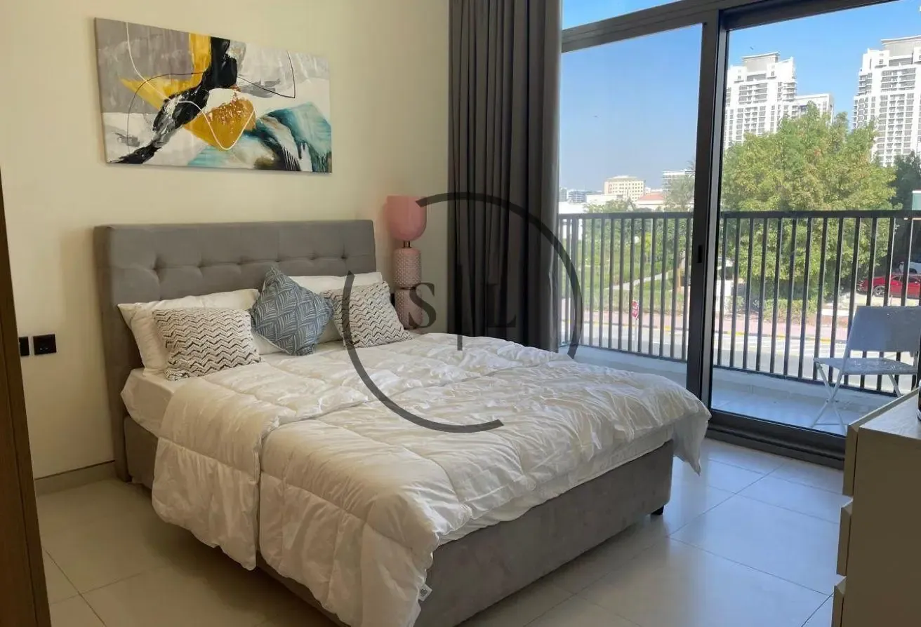 Vacant Corner Unit| Private Pool| Gated Community