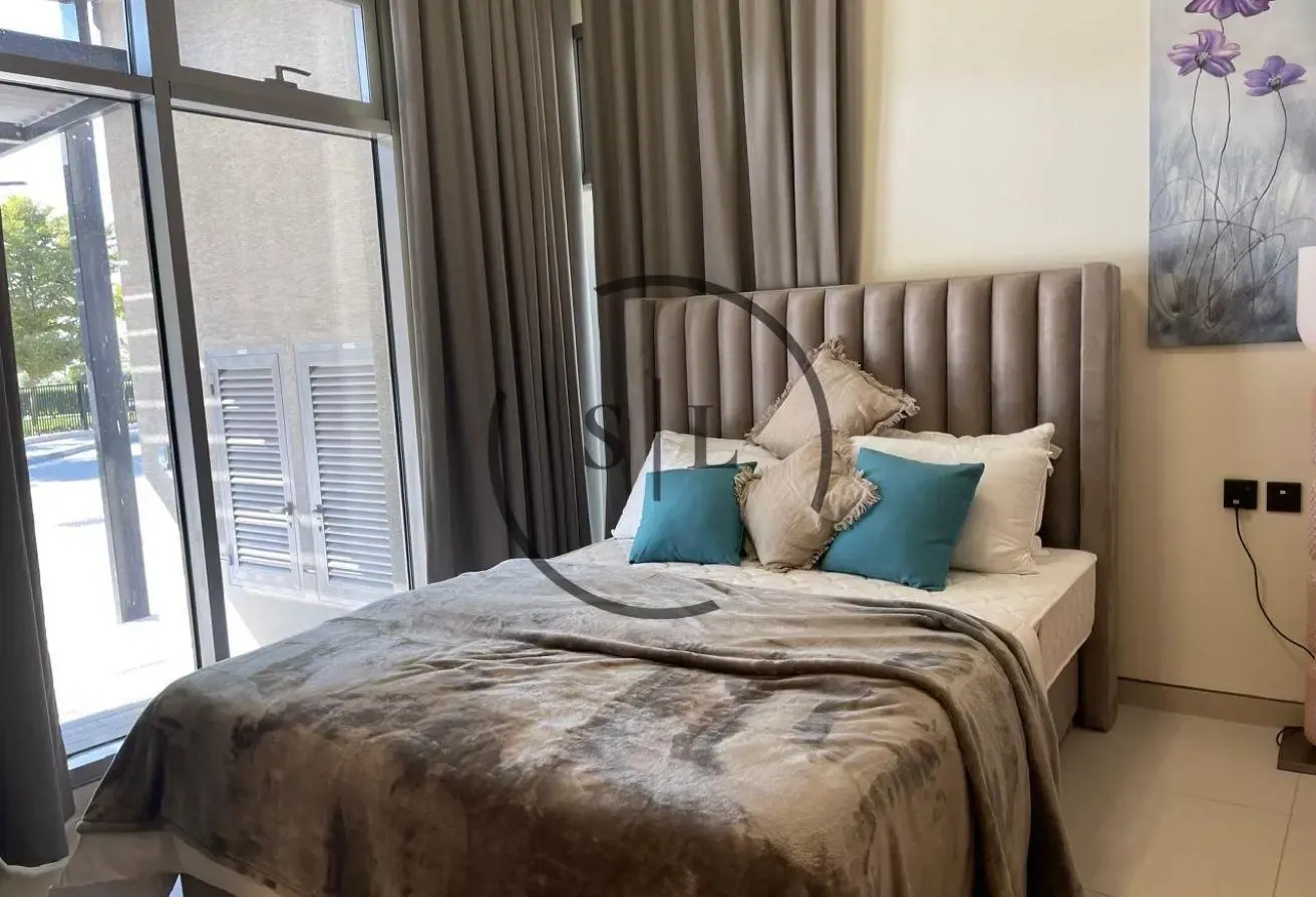 Vacant Corner Unit| Private Pool| Gated Community