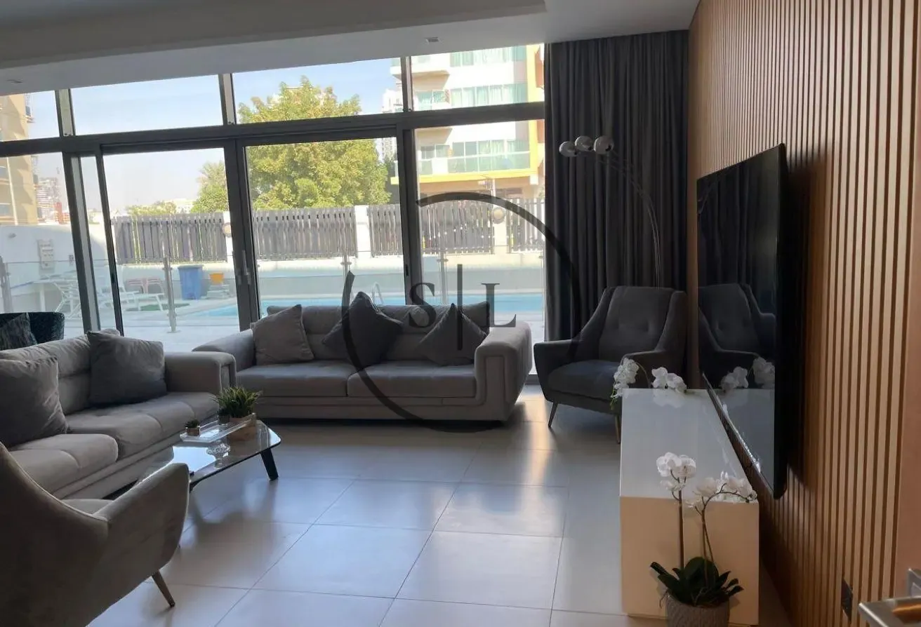 Vacant Corner Unit| Private Pool| Gated Community