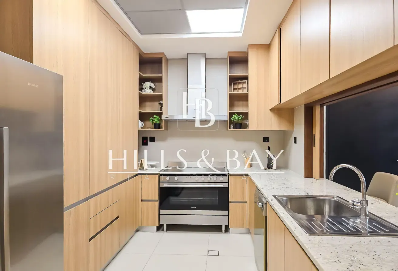 BRAND NEW VILLA I 5 BED + MAID I 180 DEGREE
