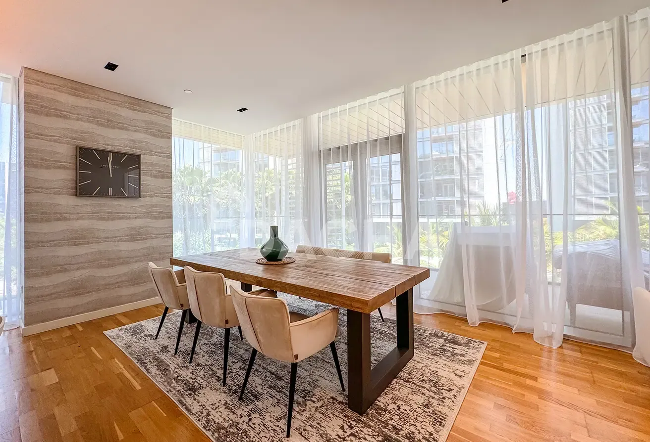 Bright and Modern | Furnished | Ready To Move In