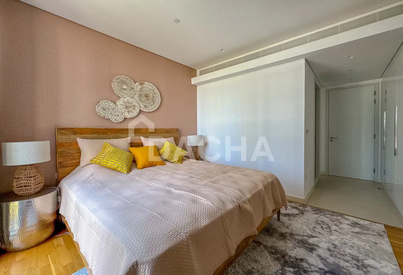 Bright and Modern | Furnished | Ready To Move In