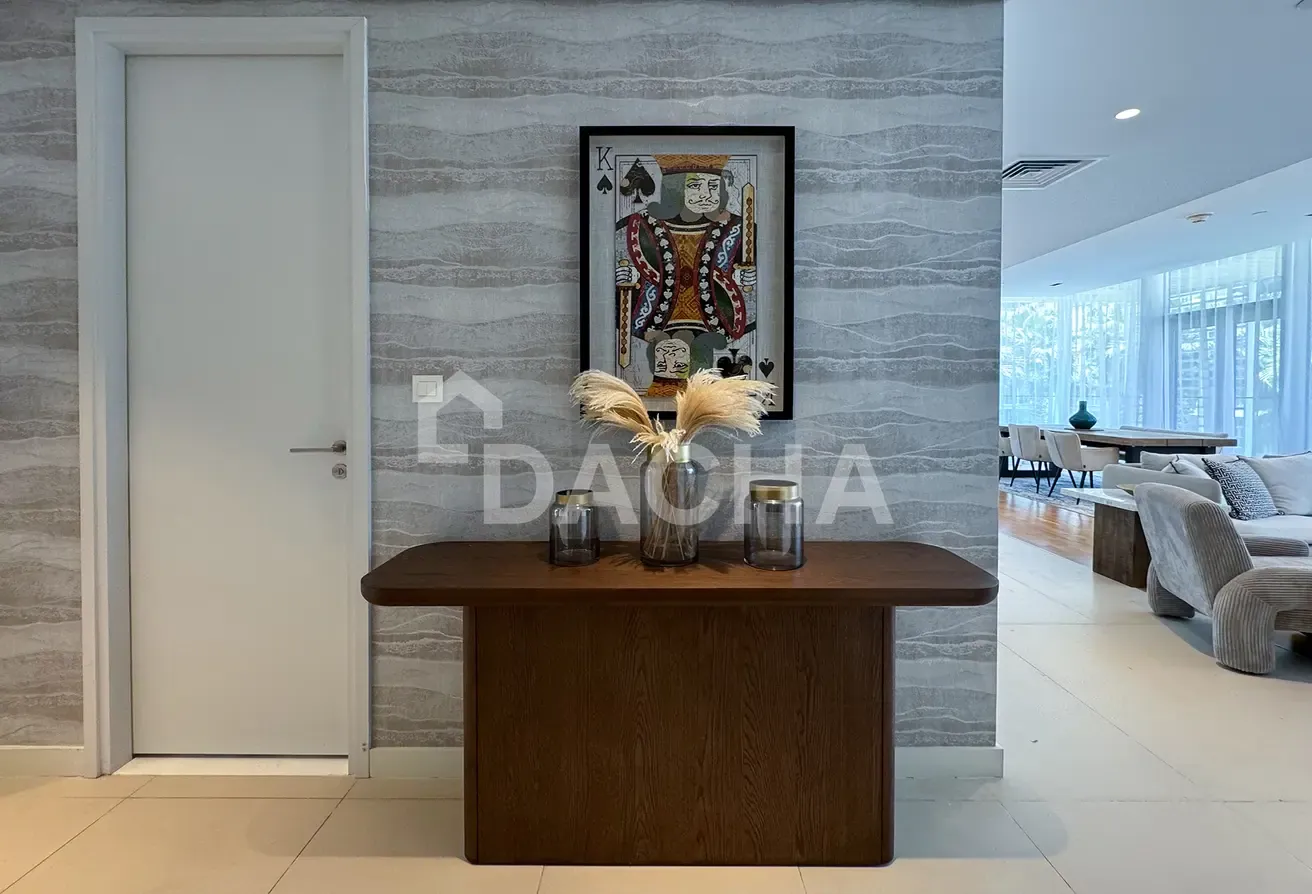 Bright and Modern | Furnished | Ready To Move In