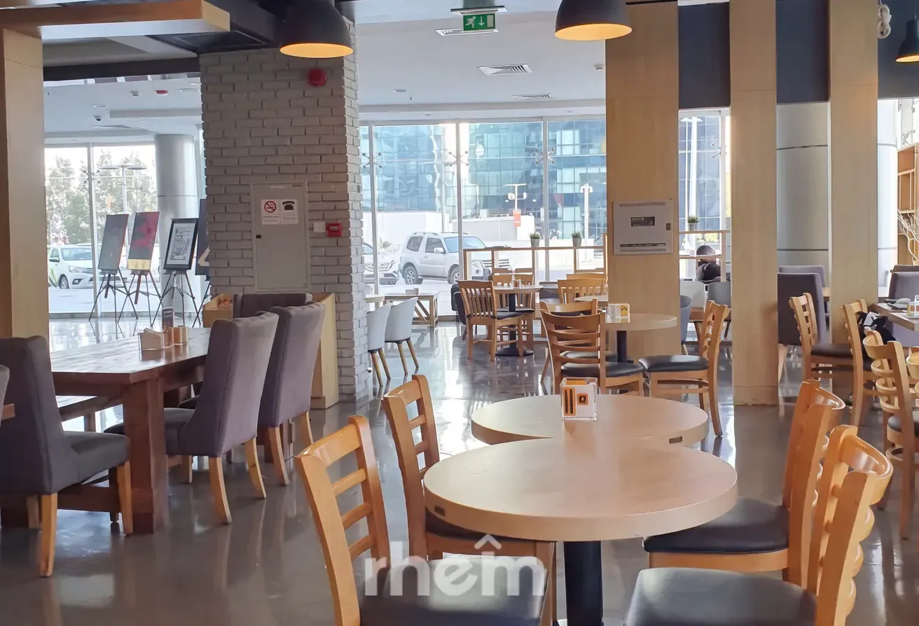 Vacant | Prime Location | High Footfall