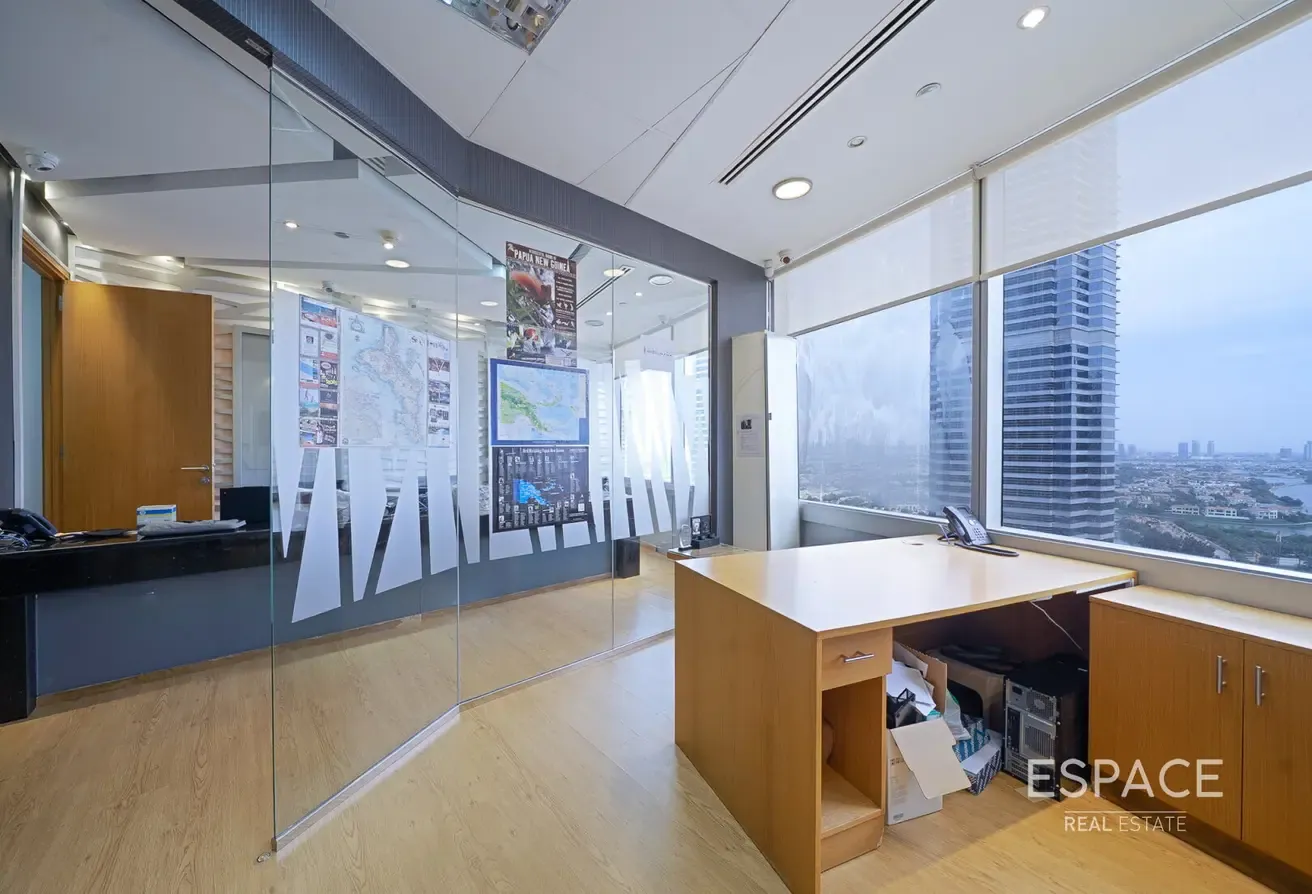 Fully Fitted| Grade A |Internal Washroom