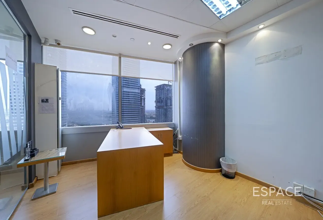Fully Fitted| Grade A |Internal Washroom