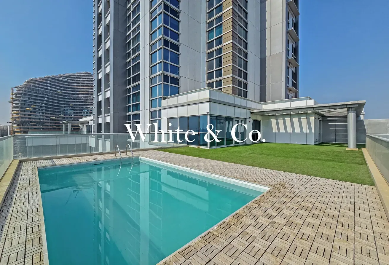 OVER 7500 SQFT | PRIVATE POOL | AVAILABLE