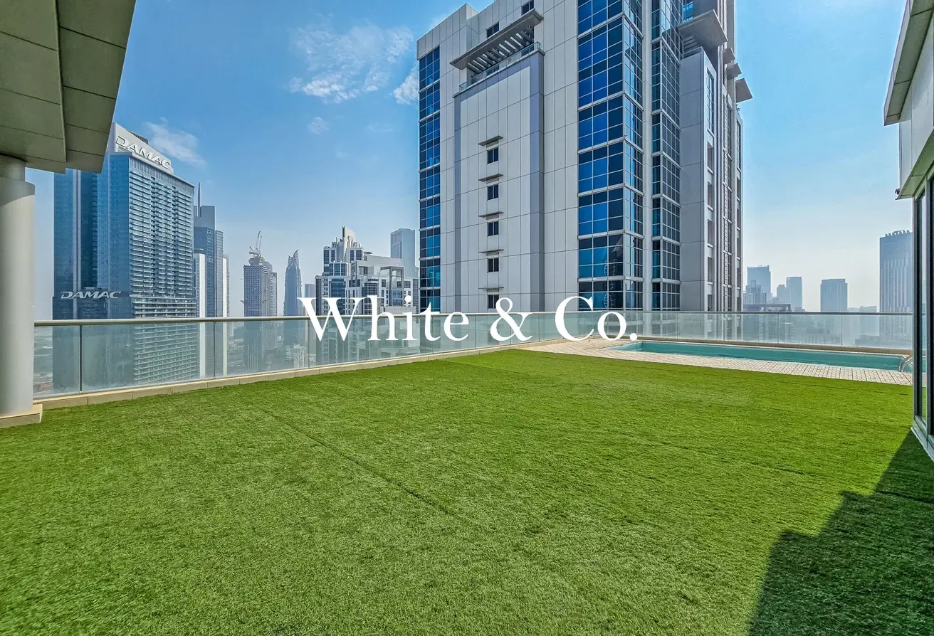 OVER 7500 SQFT | PRIVATE POOL | AVAILABLE