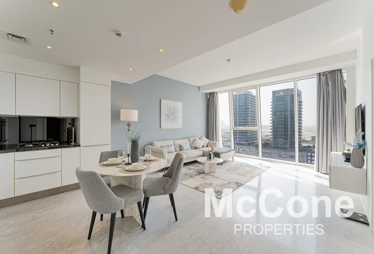 Canal View | Vacant | Close to Mall | No Balcony