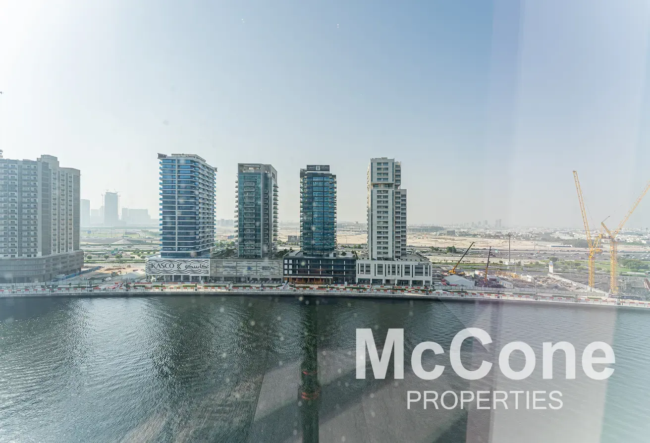 Canal View | Vacant | Close to Mall | No Balcony