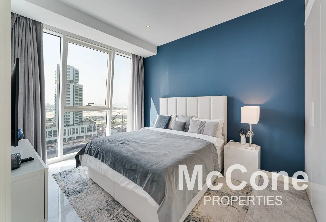 Canal View | Vacant | Close to Mall | No Balcony