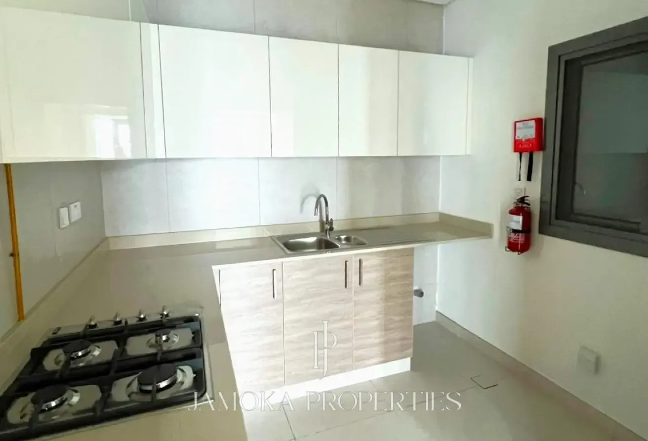 Spacious  | Canal View | Vacant | Prime Location