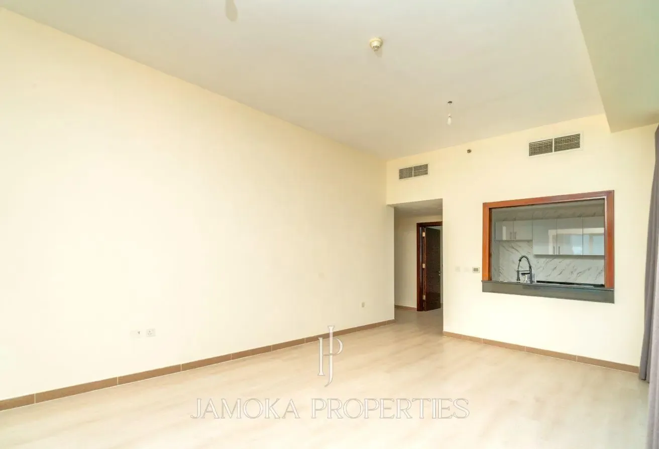 Burj Khalifa View | Vacant | Prime Location