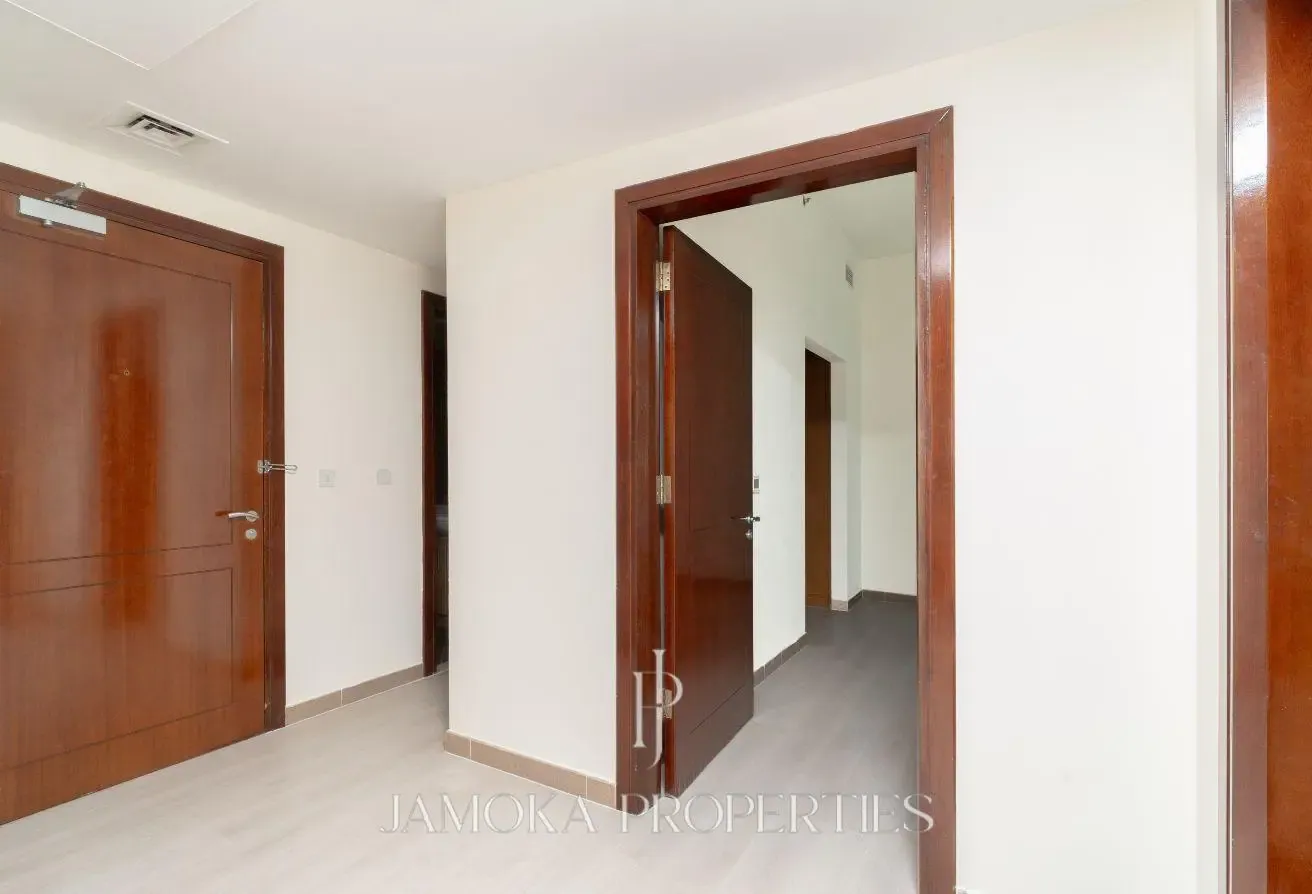 Burj Khalifa View | Vacant | Prime Location