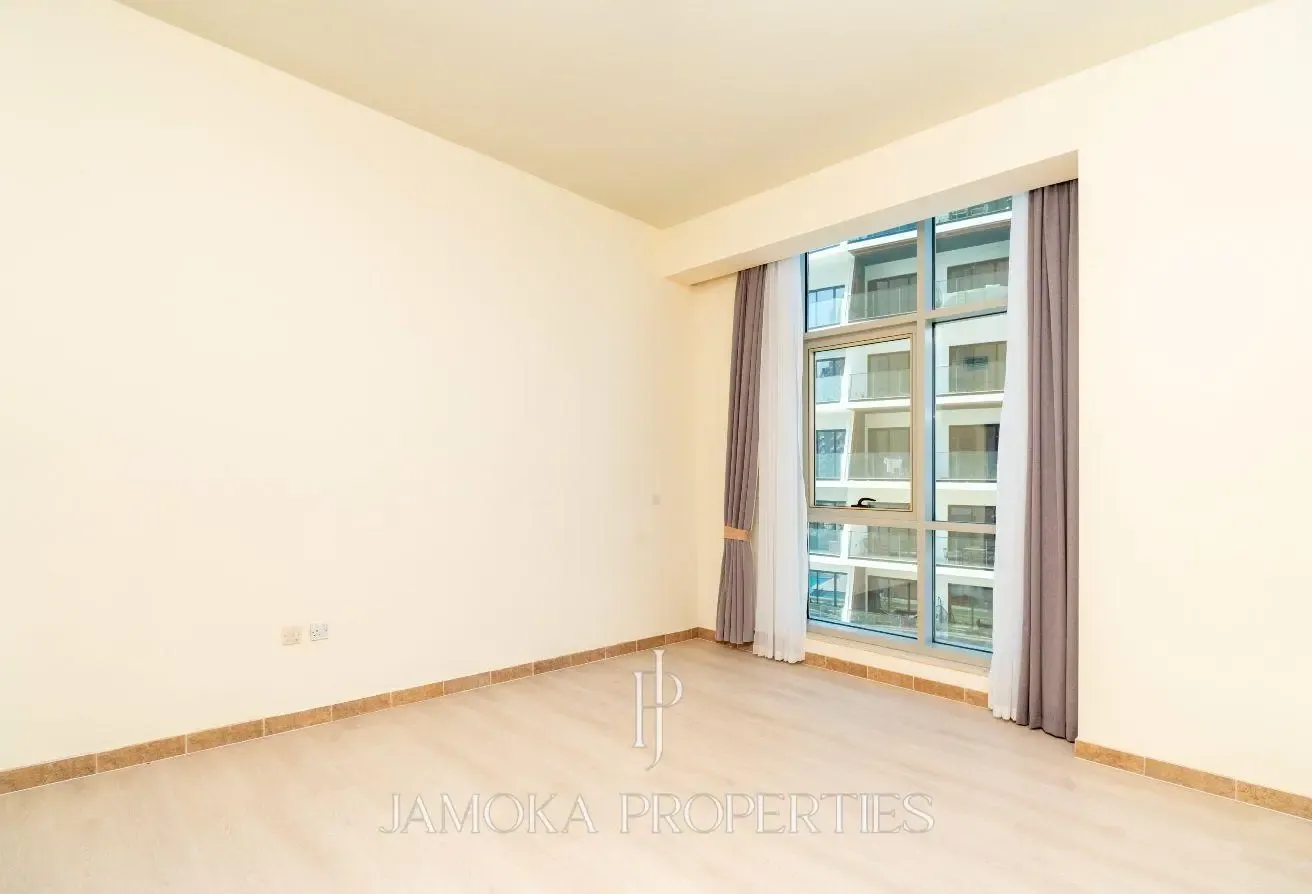 Burj Khalifa View | Vacant | Prime Location