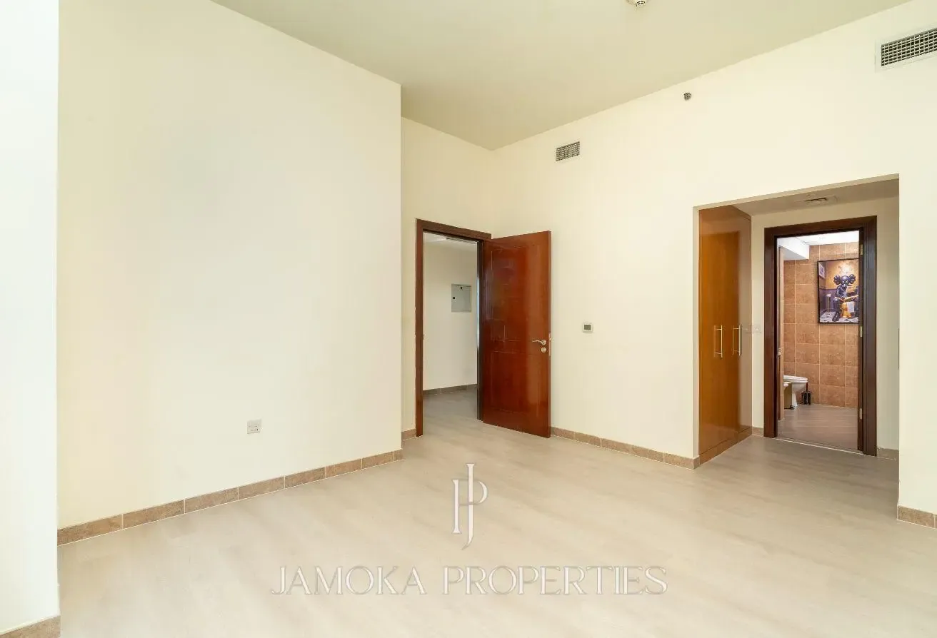 Burj Khalifa View | Vacant | Prime Location
