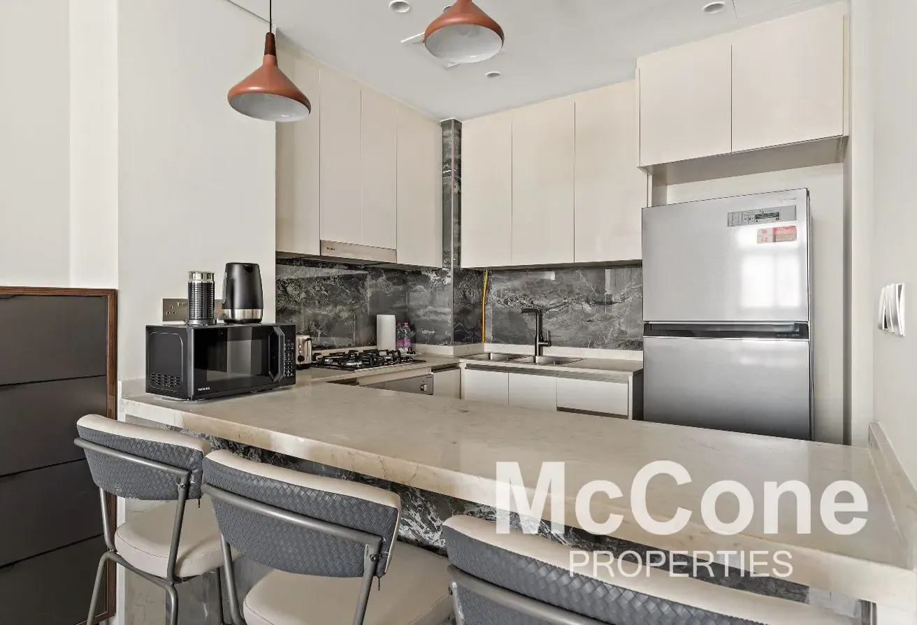 Fully Furnished | Burj View | Near Al Khail Exit