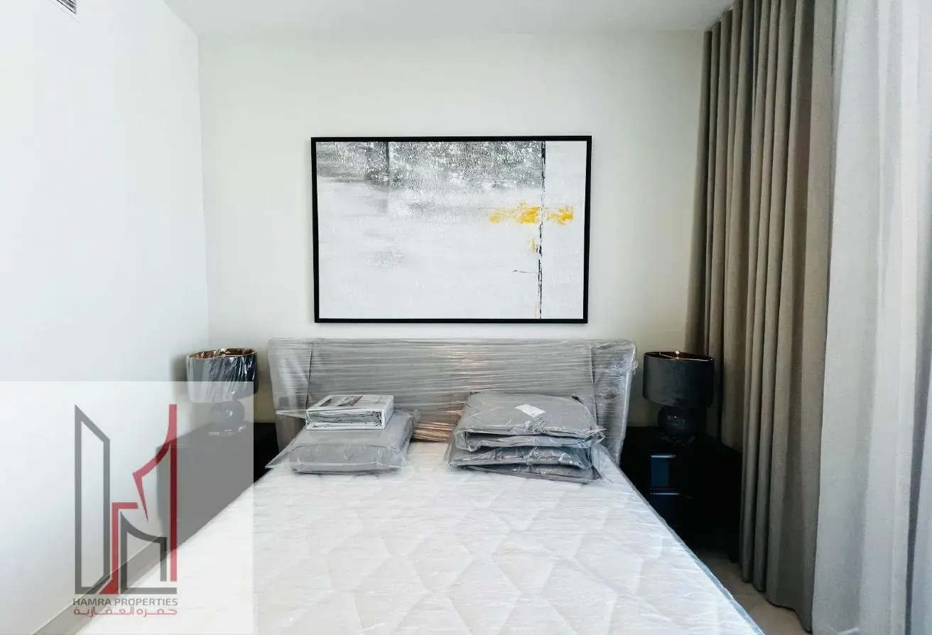 LUXURY 3 BR W MAIDl HIGH FLOOR l PARTIAL BURJ VIEW
