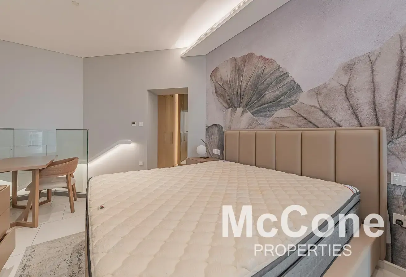 Loft | Premium Amenities | Vacant