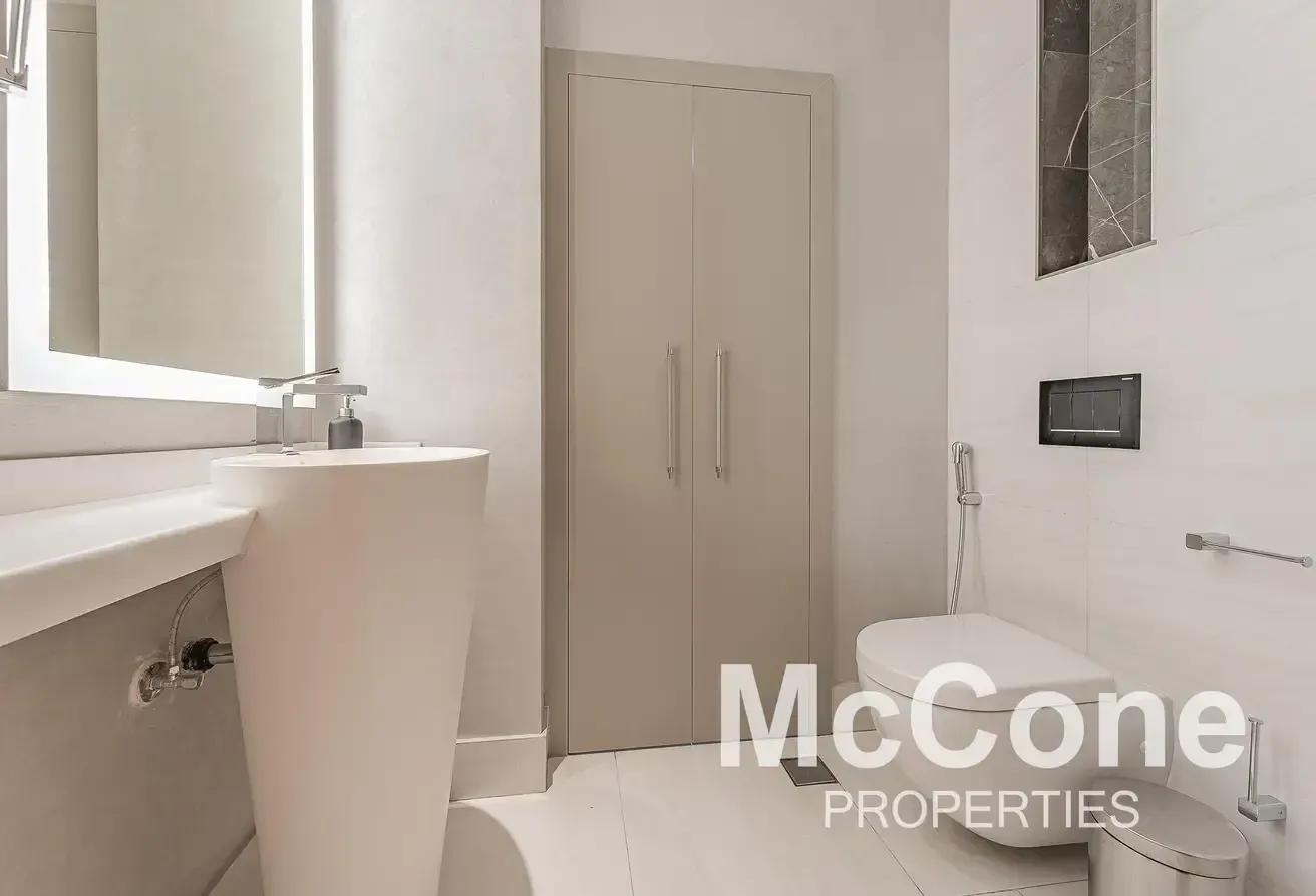 Loft | Premium Amenities | Vacant