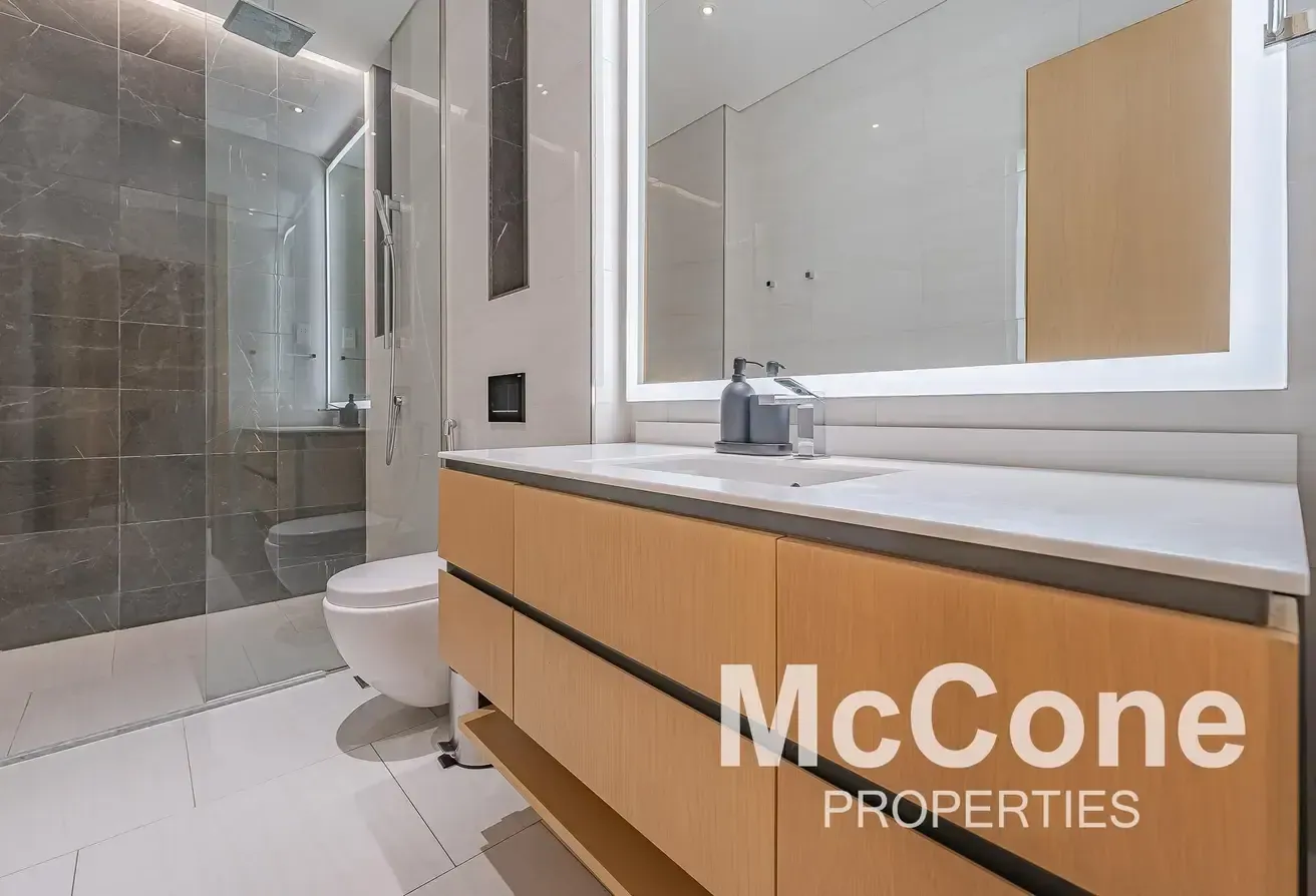 Loft | Premium Amenities | Vacant