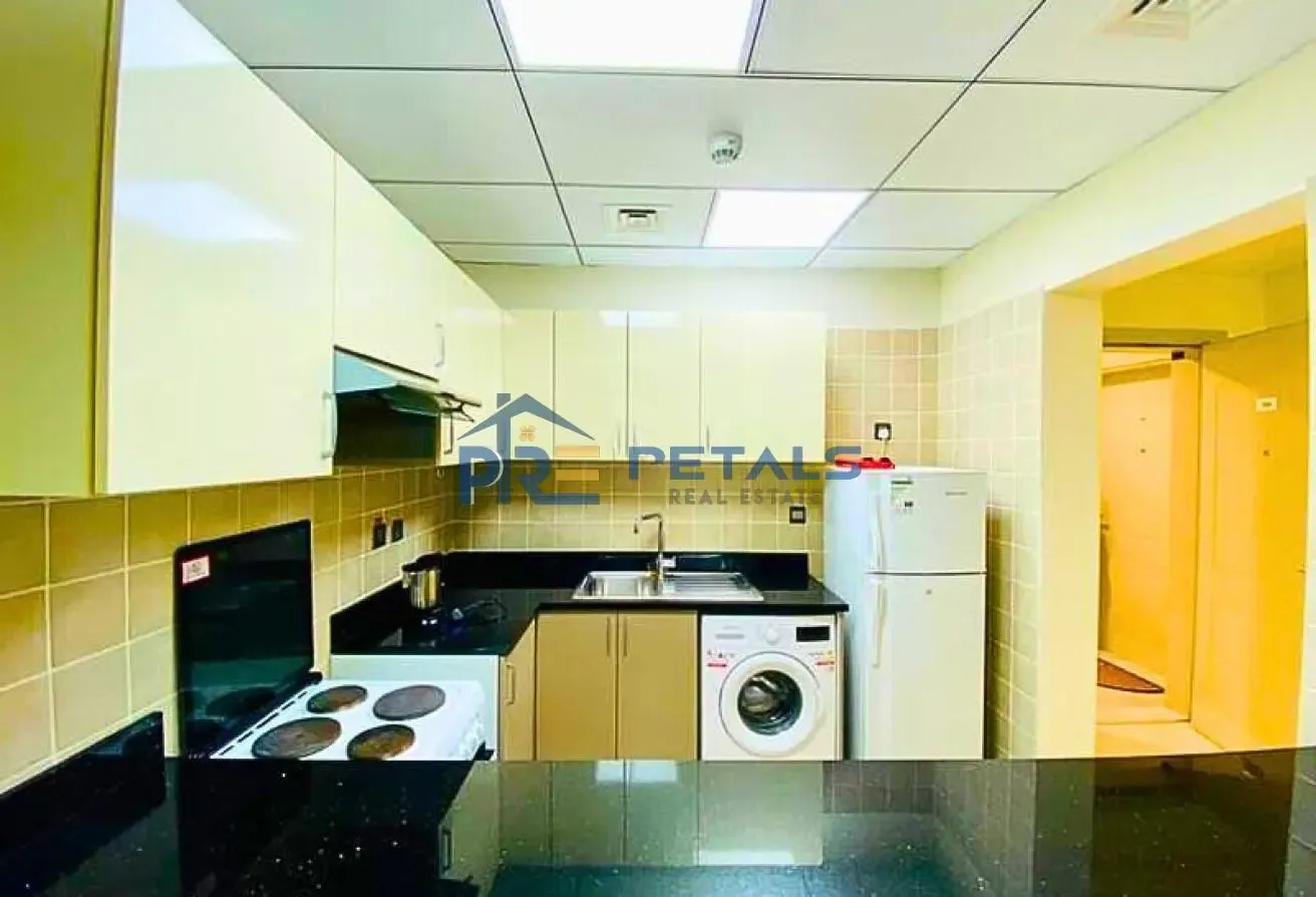 Furnished Bright Spacious 1BR Prime Location